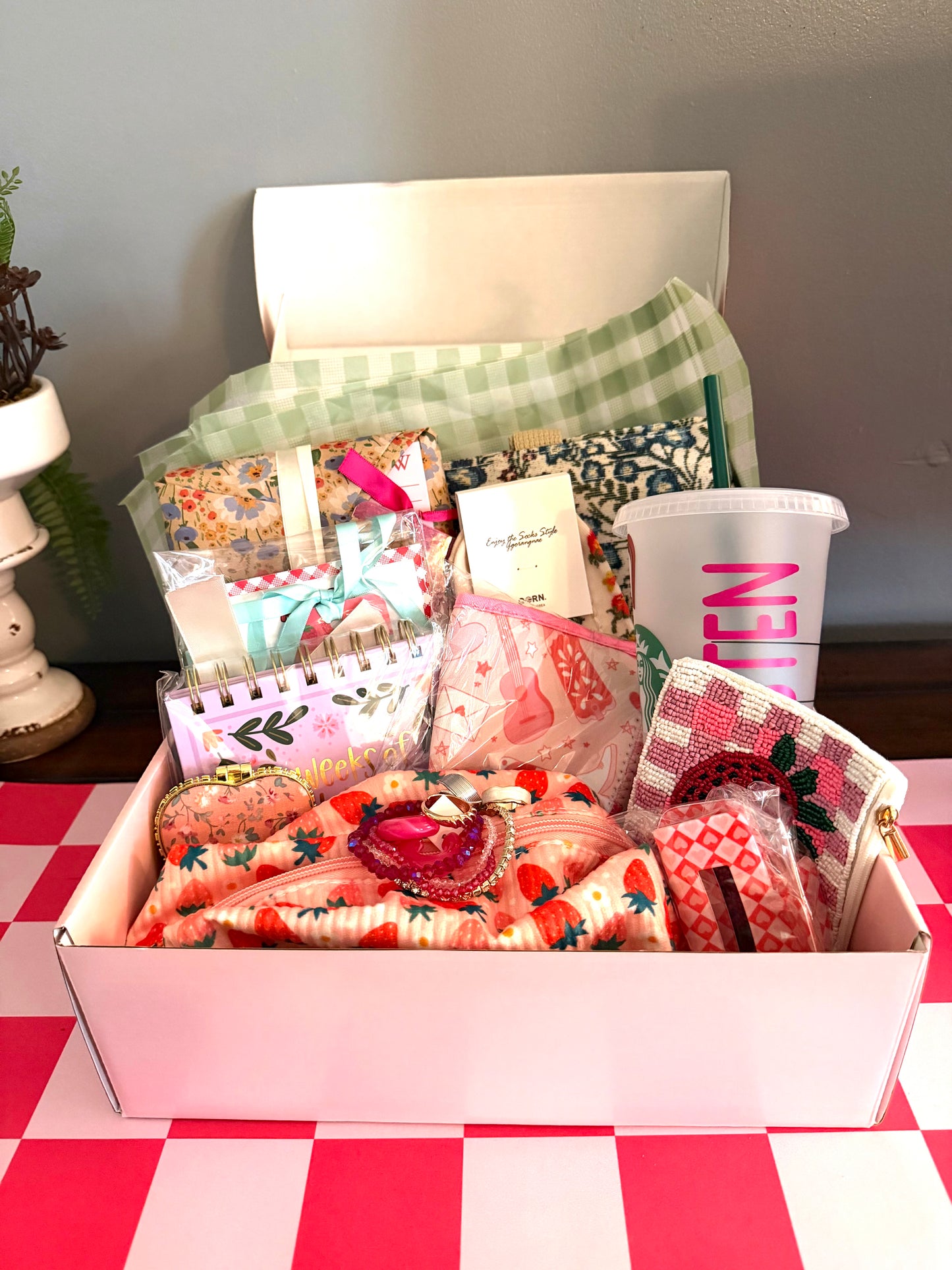 Customer Curated Boutique Boxes